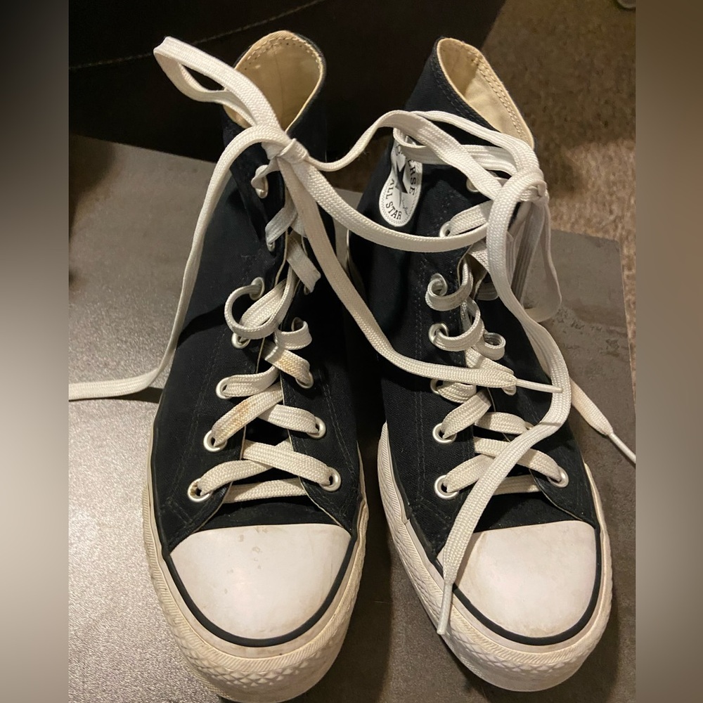 Men size 10 Converse Black and White High-Top Sneakers